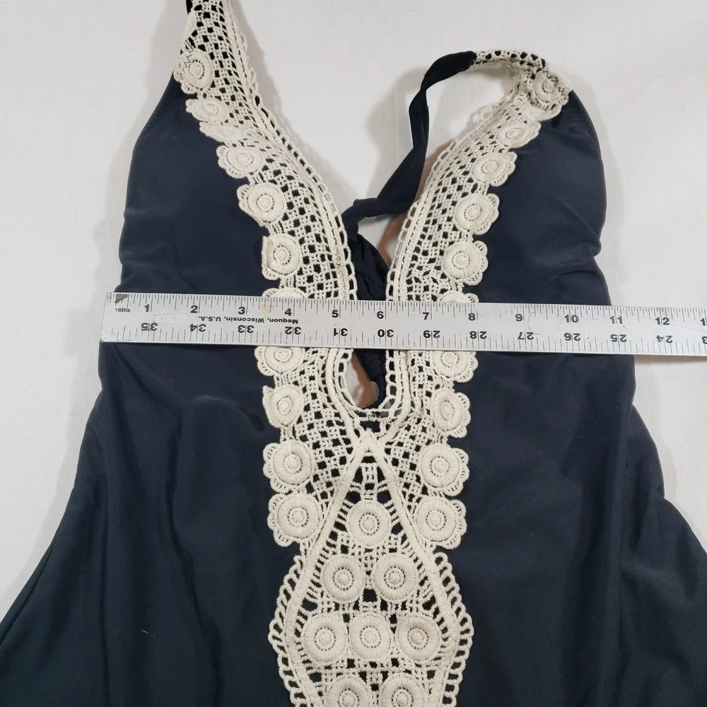 Kona Sol Womens Crochet Lace V-Neck One Piece‎ Swimsuit Size M Black